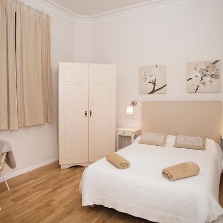 Mai & Maud Ronda Apartment Барселона Екстериор снимка