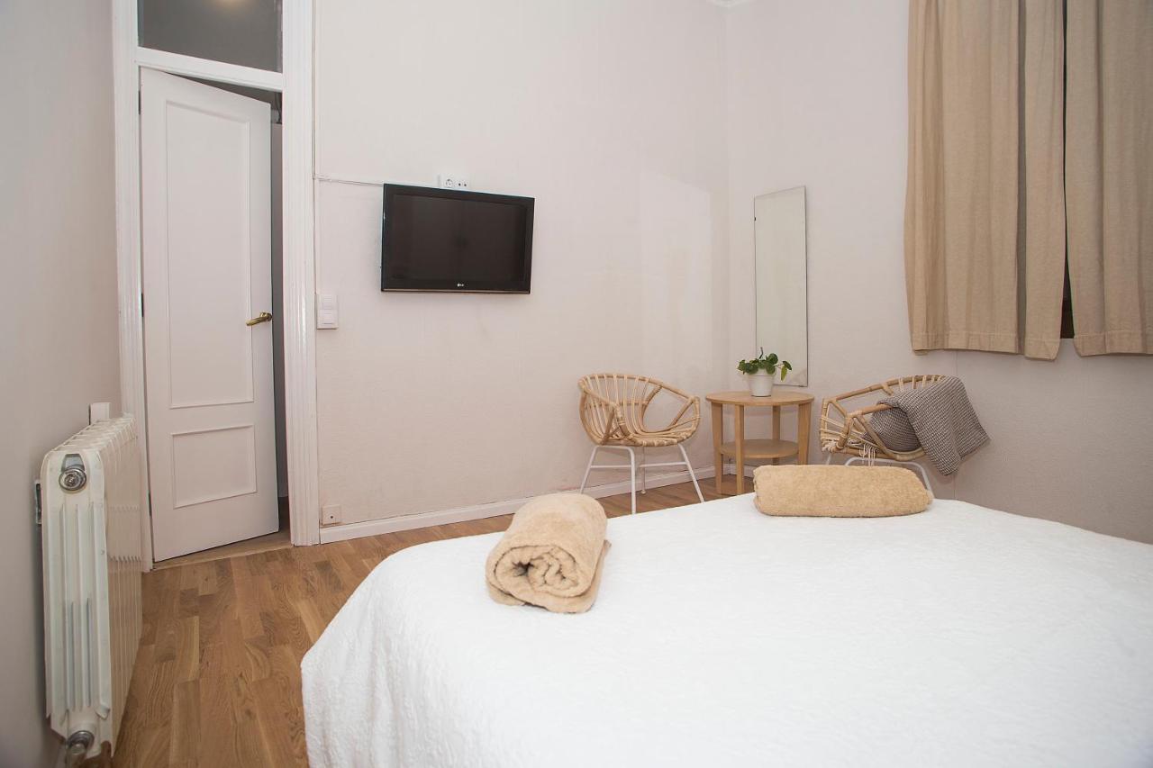 Mai & Maud Ronda Apartment Барселона Екстериор снимка