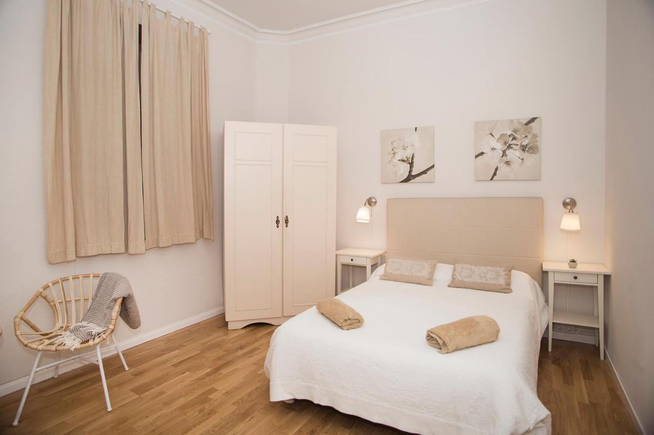 Mai & Maud Ronda Apartment Барселона Екстериор снимка